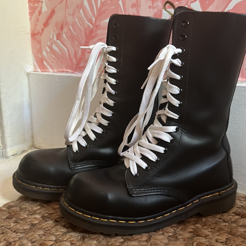 Dr.Martins Steel Toe Made In England size 5 (england)